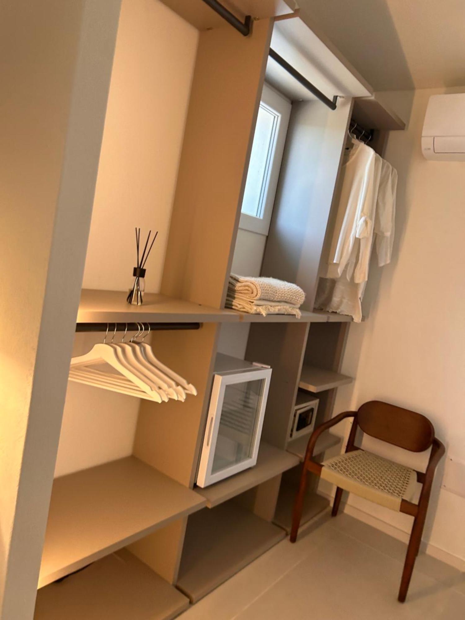 Vireo Rooms Santa Maria Navarrese Bagian luar foto