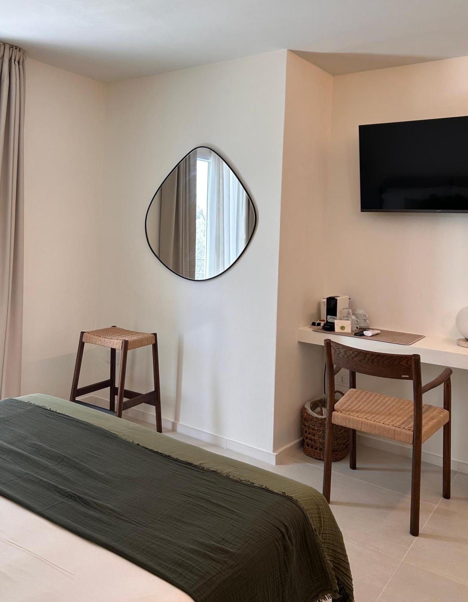 Vireo Rooms Santa Maria Navarrese Bagian luar foto