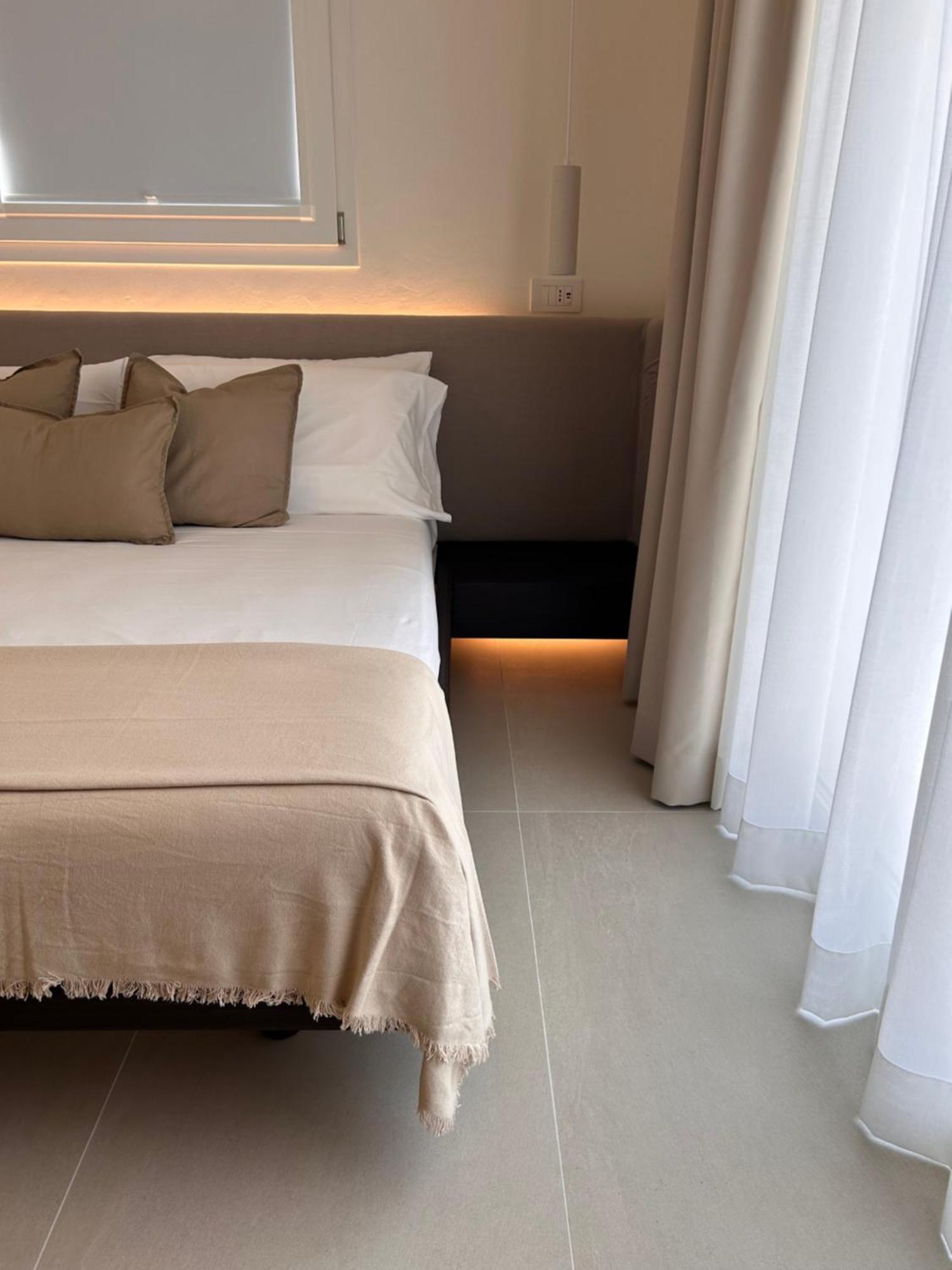 Vireo Rooms Santa Maria Navarrese Bagian luar foto